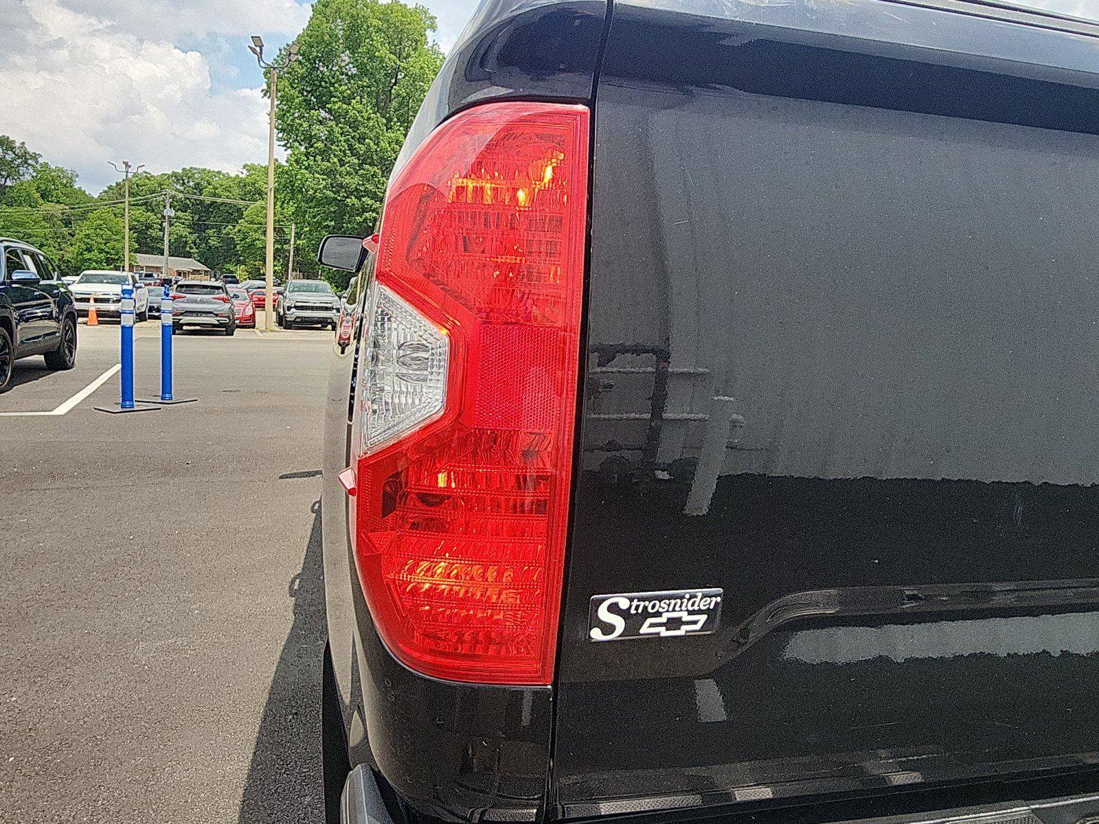 Used 2019 Toyota Tundra SR5 w/ TRD Off Road Package AWD/4WD image 13