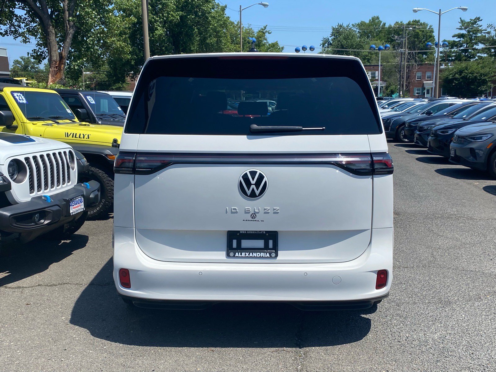 Certified 2025 Volkswagen ID. Buzz Pro S RWD image 4