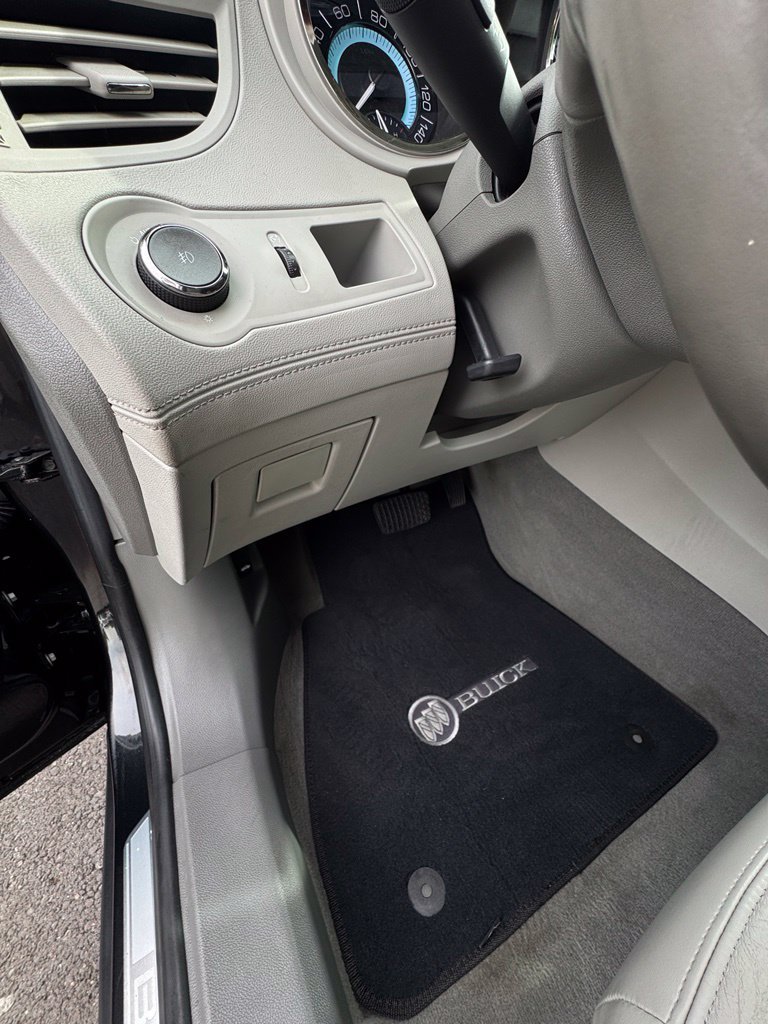 Used 2010 Buick LaCrosse CXS FWD image 12