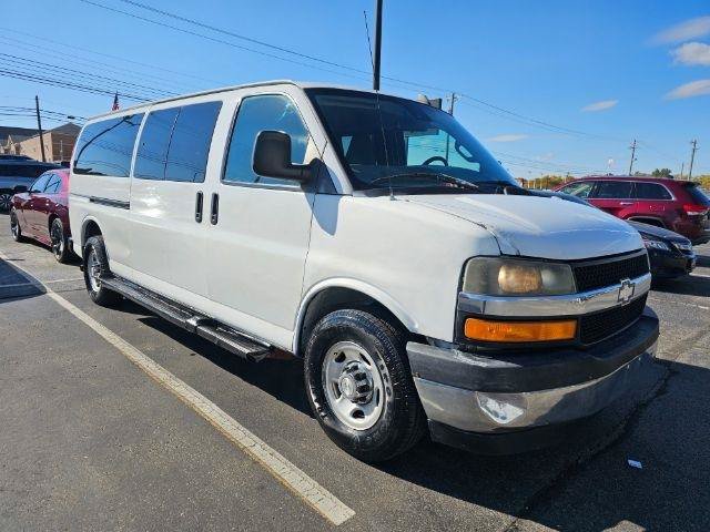 Used 2019 Chevrolet Express 3500 LT w/ LT Preferred Equipment Group RWD image 2