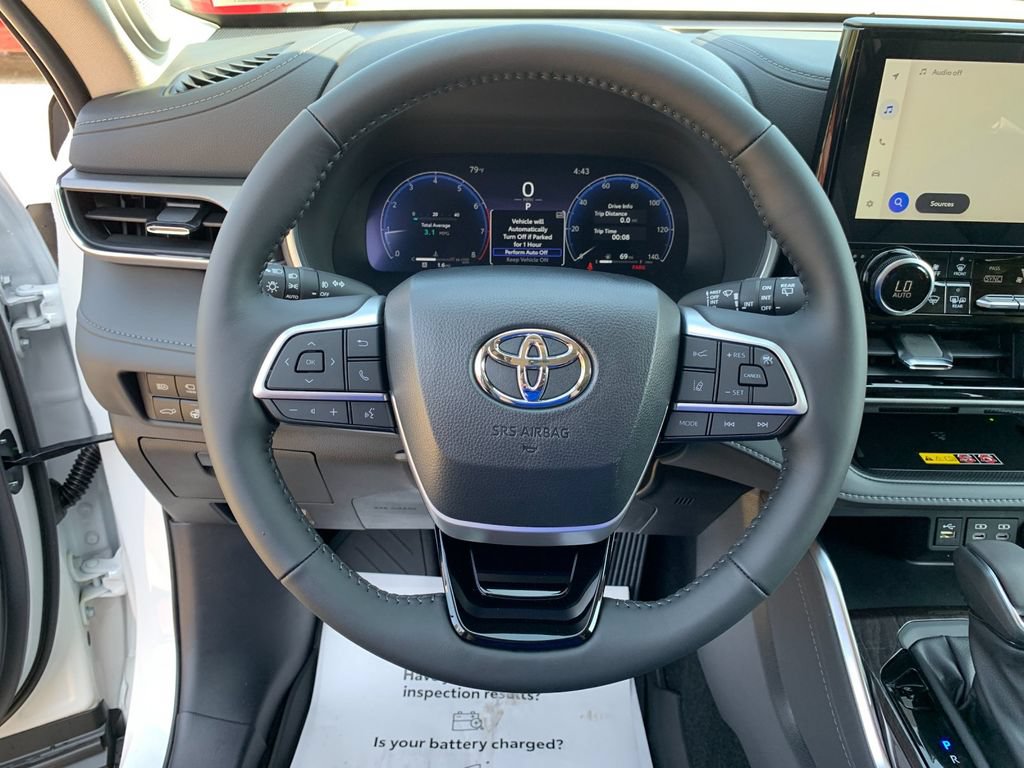 Used 2026 Toyota Highlander Limited AWD/4WD image 27