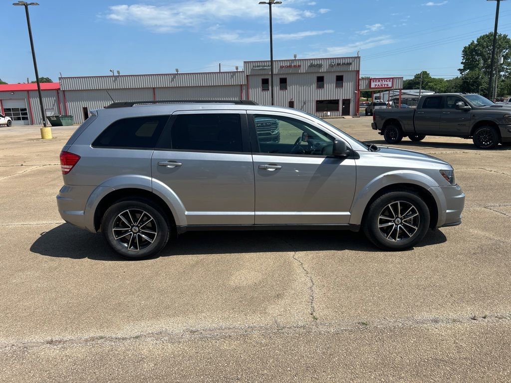 Used 2018 Dodge Journey SE w/ Blacktop Package FWD image 6