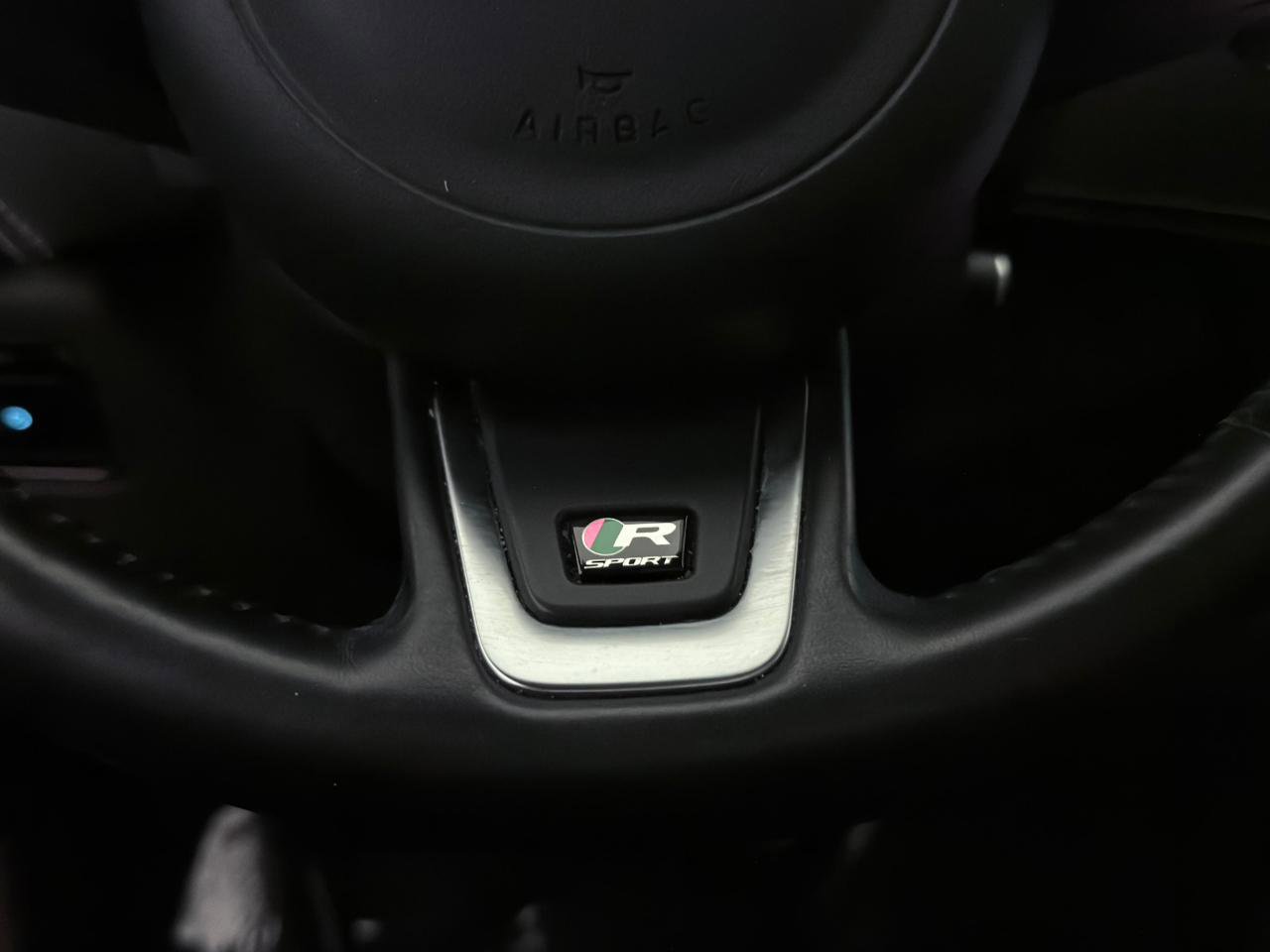 Used 2019 Jaguar F-PACE R-Sport image 36