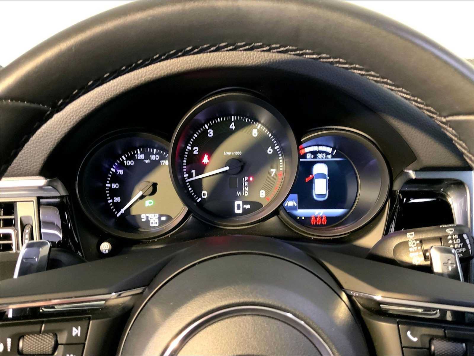 Certified 2026 Porsche Macan AWD/4WD image 29