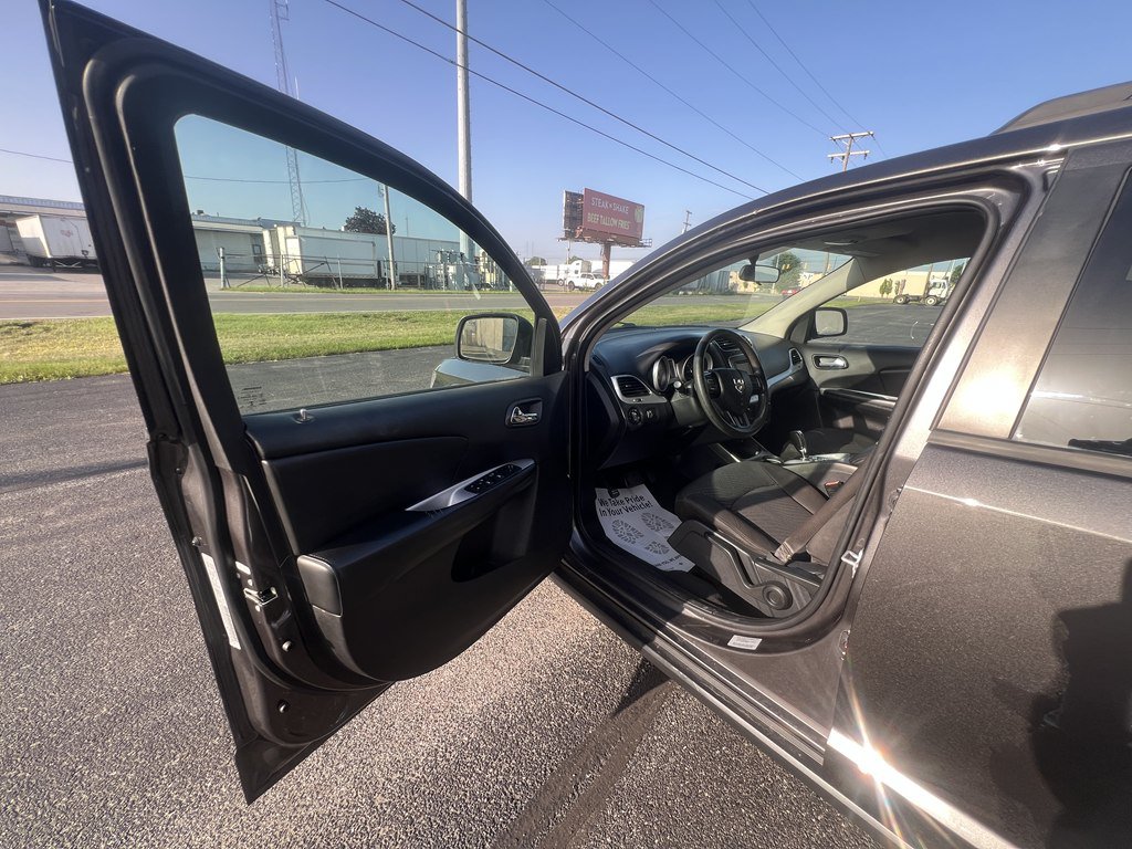 Used 2017 Dodge Journey SXT AWD/4WD image 18
