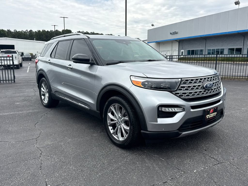 Used 2021 Ford Explorer Limited w/ Equipment Group 301A RWD image 4