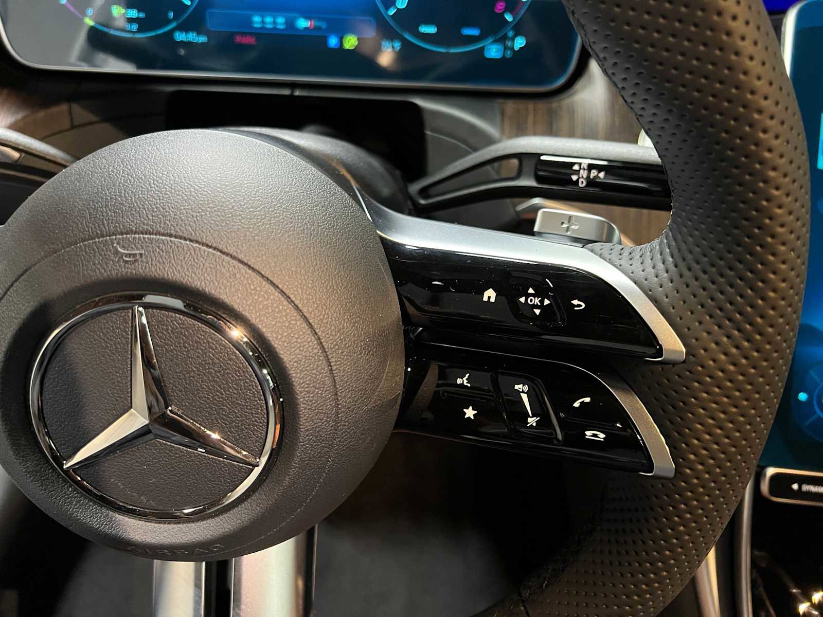 Used 2025 Mercedes-Benz C 300 4MATIC Sedan image 23