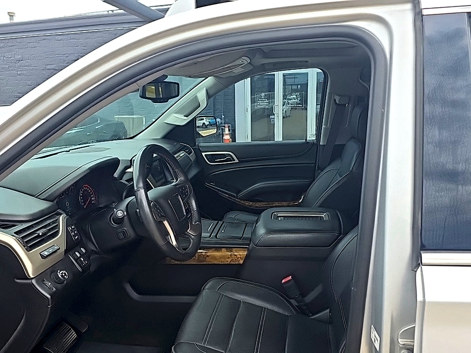 Used 2016 GMC Yukon Denali w/ Open Road Package RWD image 22