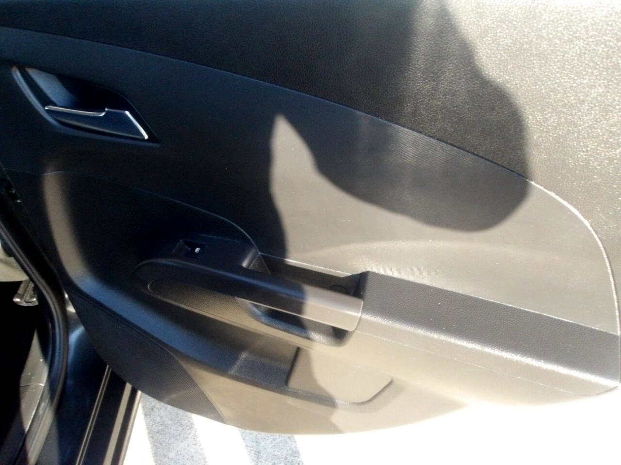 Used 2014 Chevrolet Sonic LT w/ Fun and Sun Package image 7