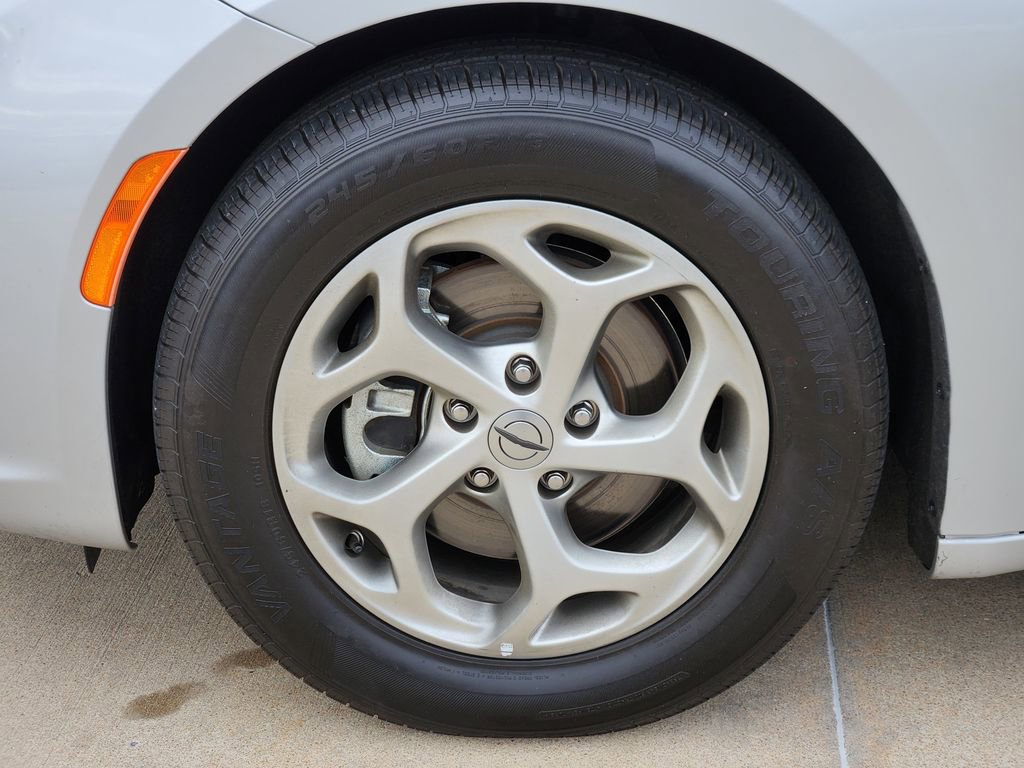 Used 2024 Chrysler Pacifica Limited image 16