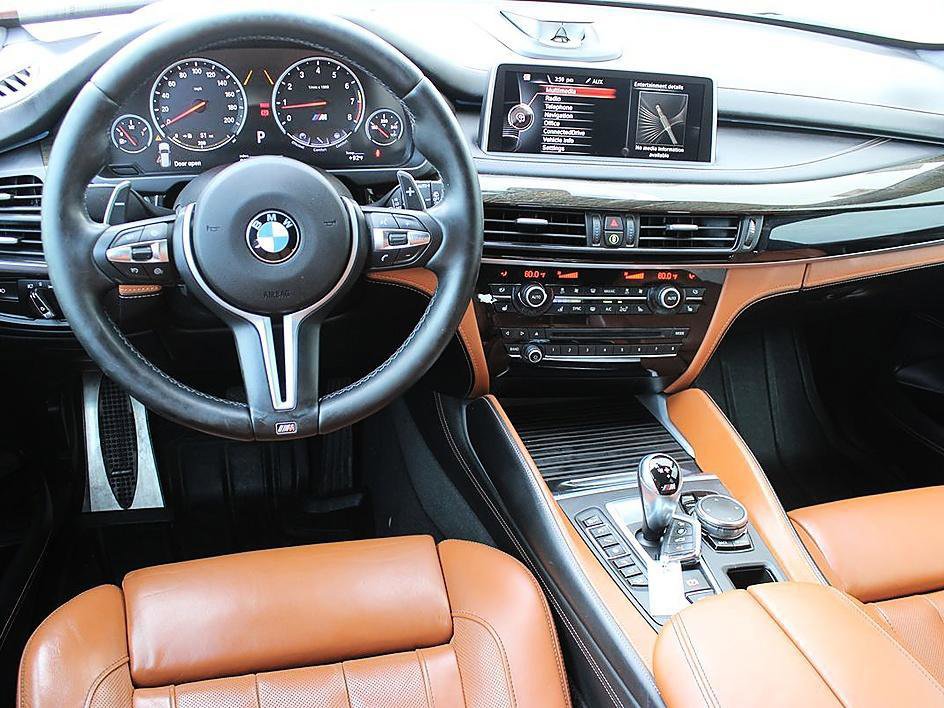 Used 2015 BMW X5 M image 15