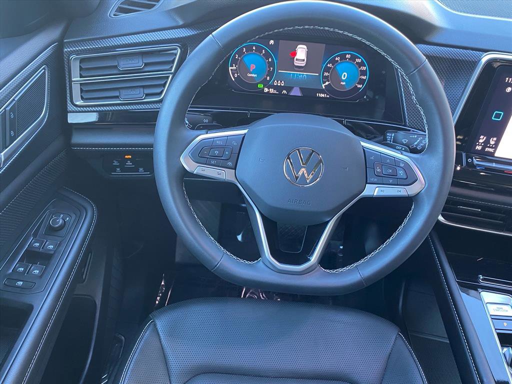 Certified 2025 Volkswagen Atlas Cross Sport SEL image 5