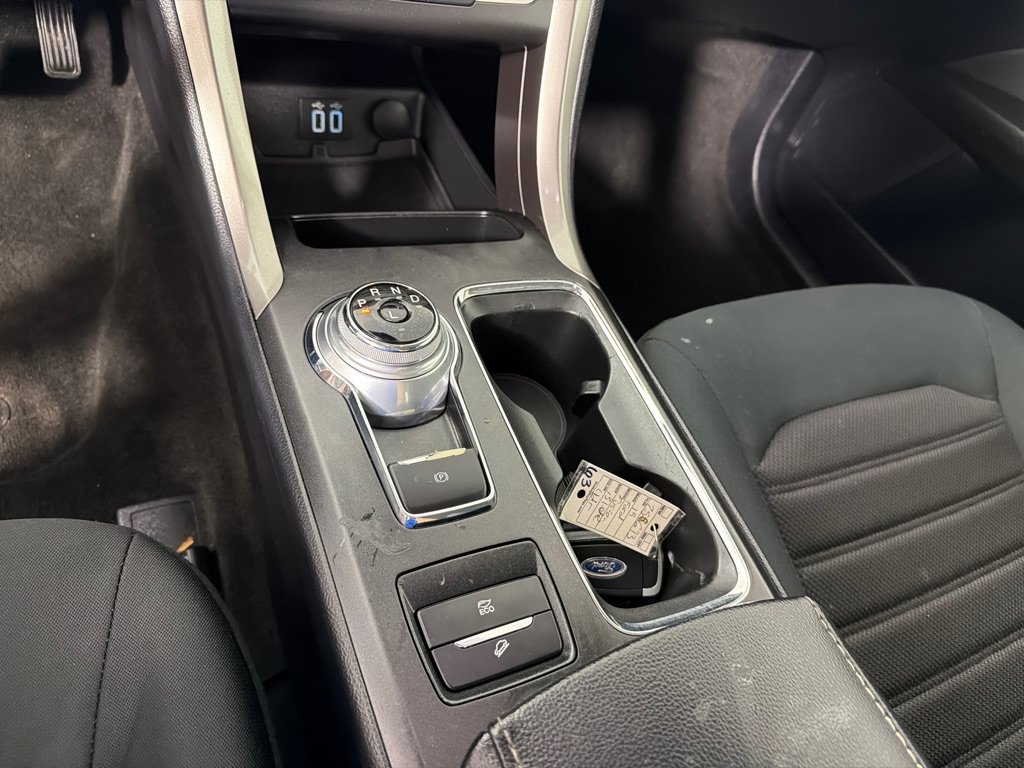 Used 2019 Ford Fusion SE FWD image 16