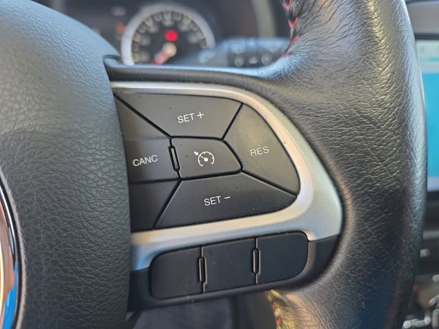 Used 2018 Jeep Renegade Trailhawk image 17