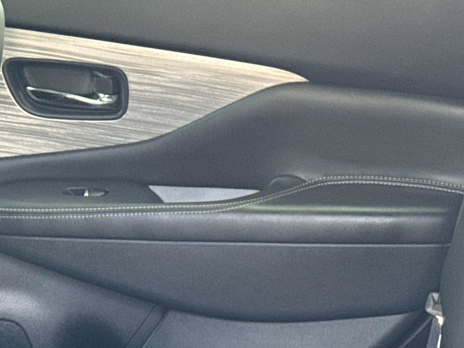 Used 2016 Nissan Murano Platinum w/ Platinum Technology Package image 16