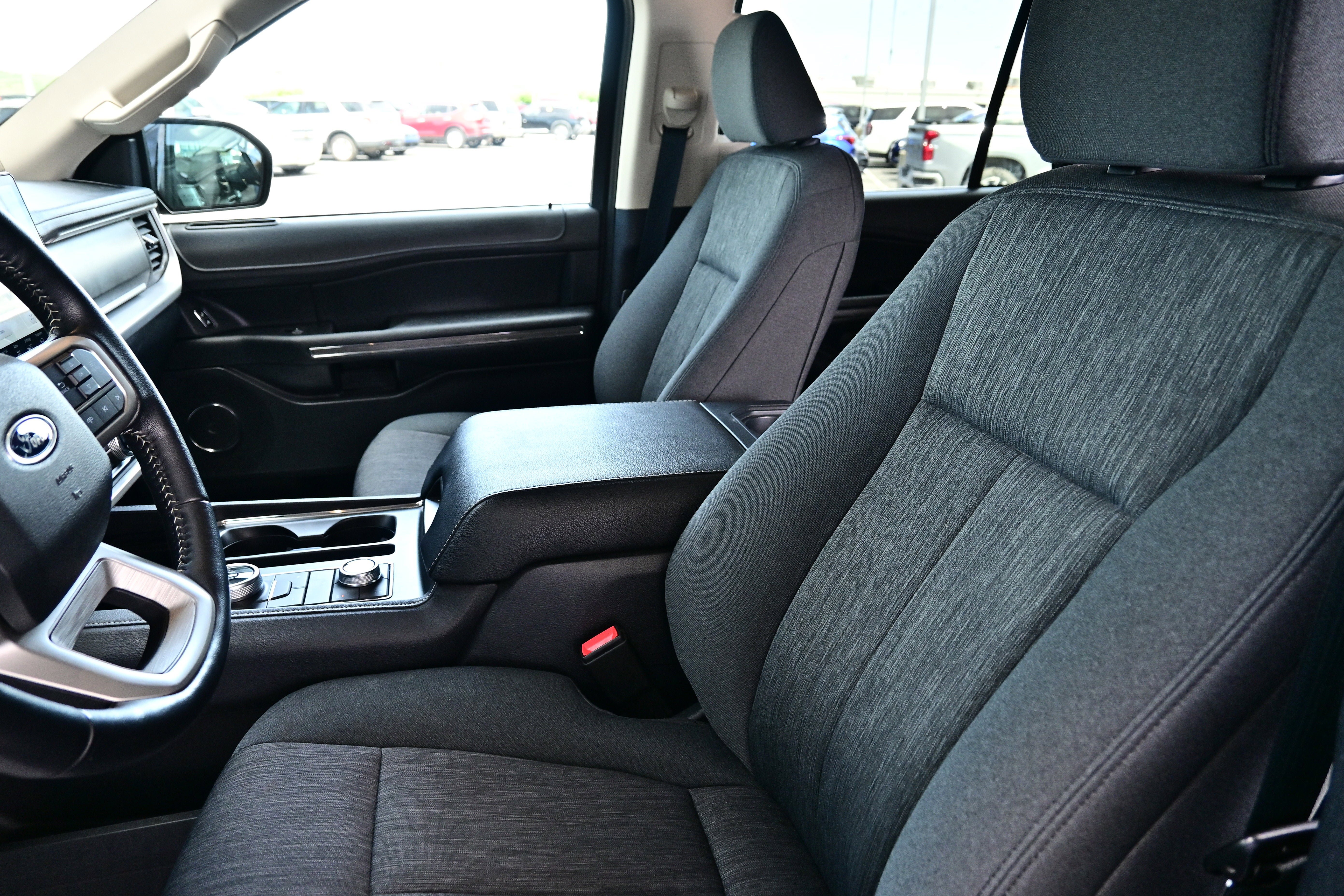 Used 2022 Ford Expedition XLT AWD/4WD image 25