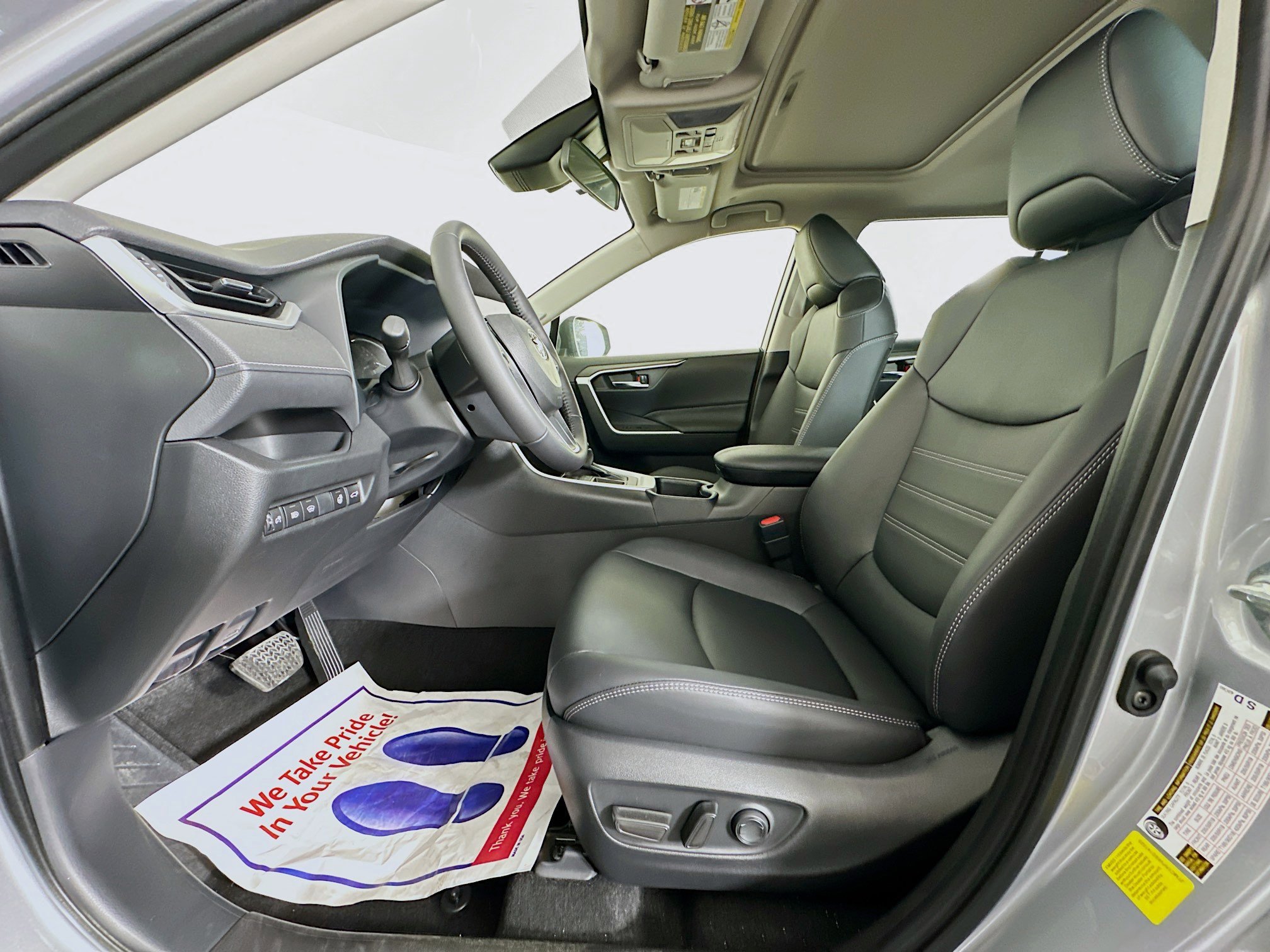 Used 2025 Toyota RAV4 XLE Premium w/ Weather Package image 13