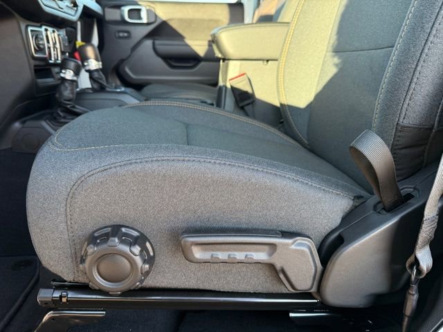 New 2026 Jeep Gladiator Sport AWD/4WD image 14