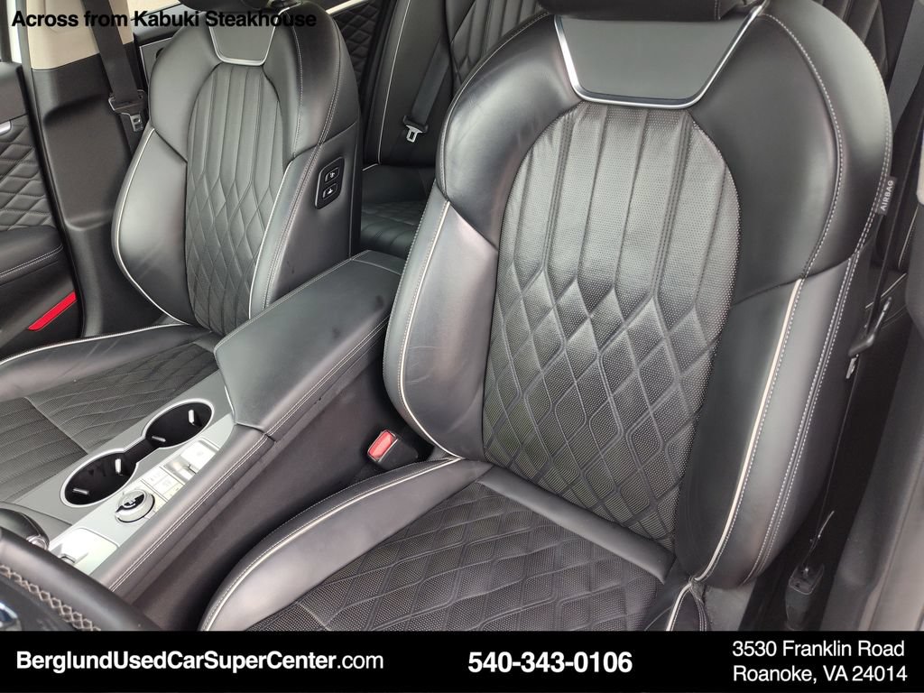 Used 2021 Genesis G70 2.0T w/ Prestige Package AWD/4WD image 17