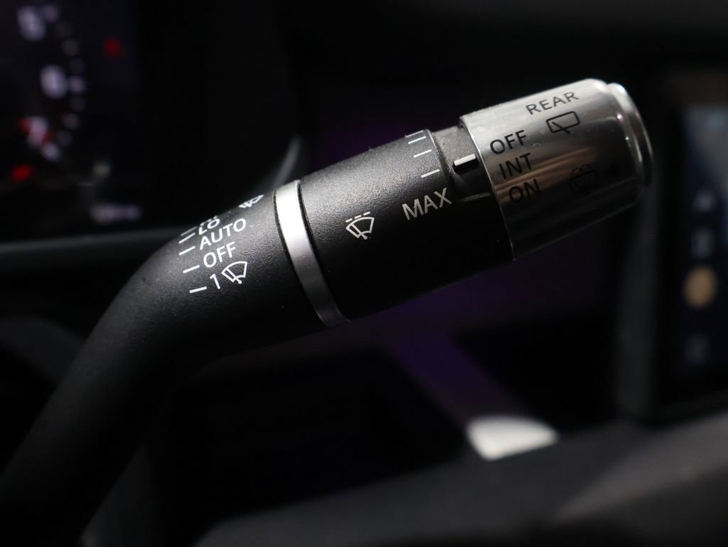 Used 2020 Land Rover Defender 110 HSE AWD/4WD image 38