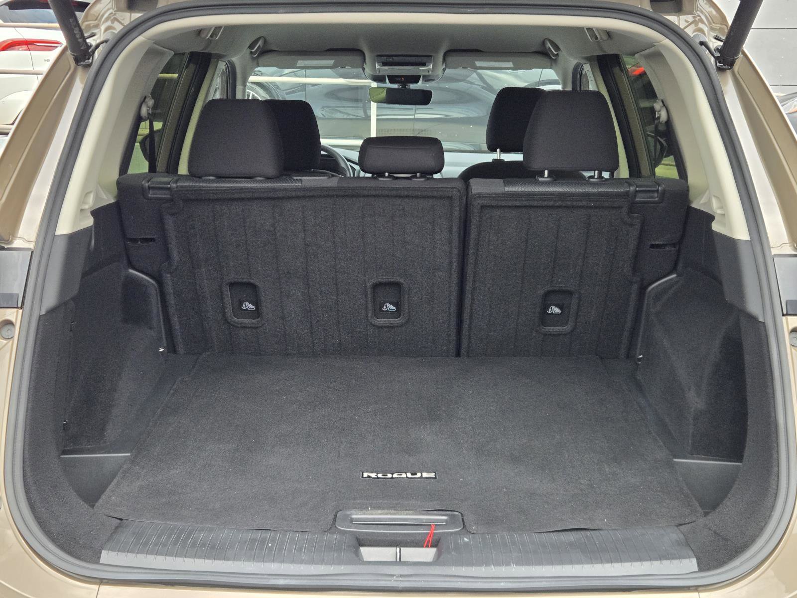 Used 2024 Nissan Rogue SV FWD image 28