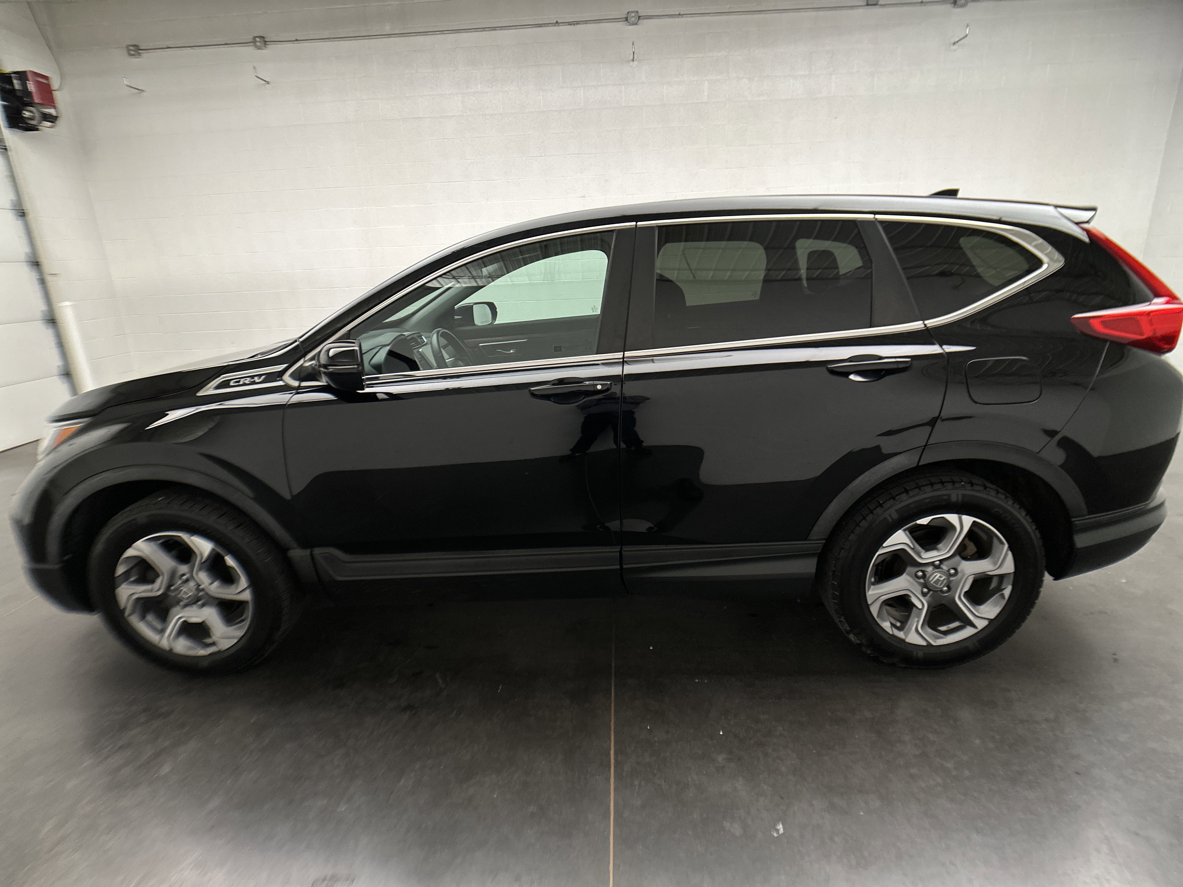 Used 2018 Honda CR-V EX-L image 6