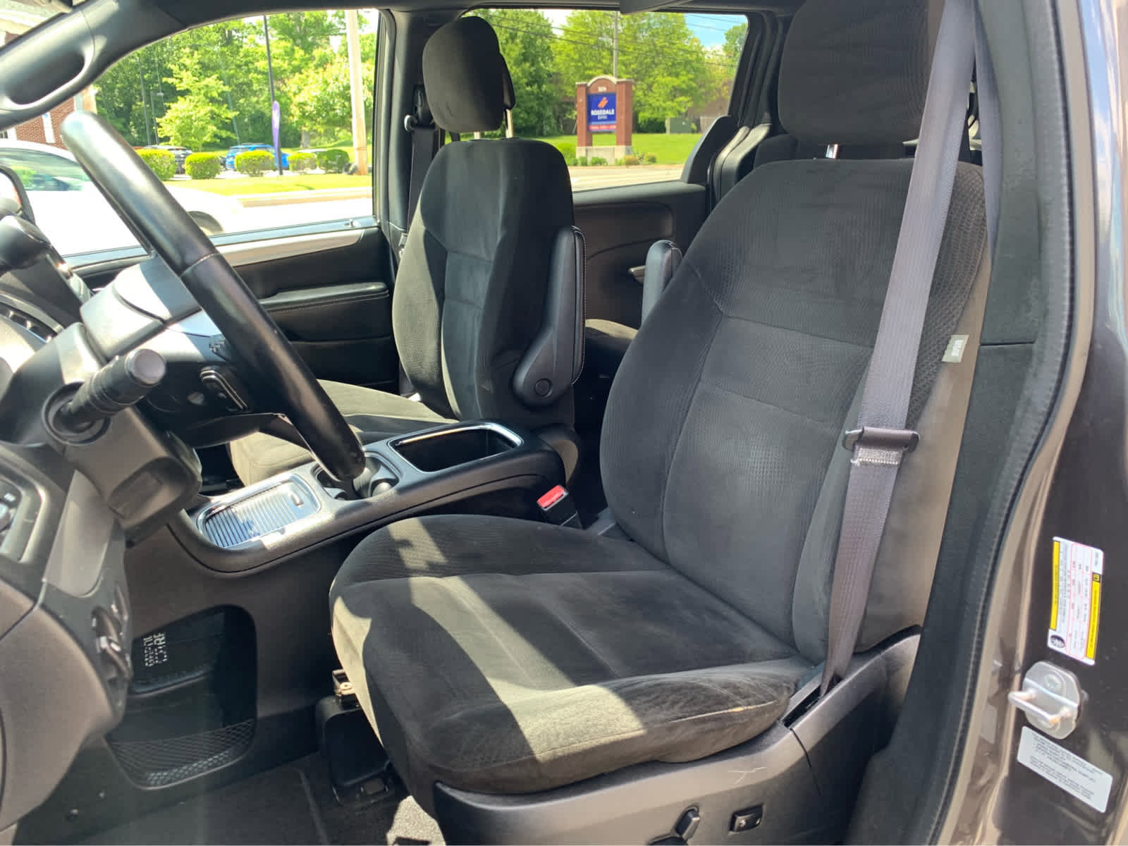 Used 2015 Dodge Grand Caravan SXT w/ Blacktop Package FWD image 12