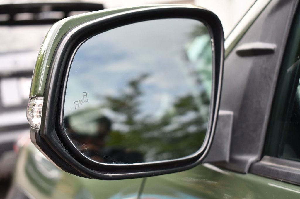 Used 2021 Toyota Tacoma SR5 w/ Trail Edition image 43