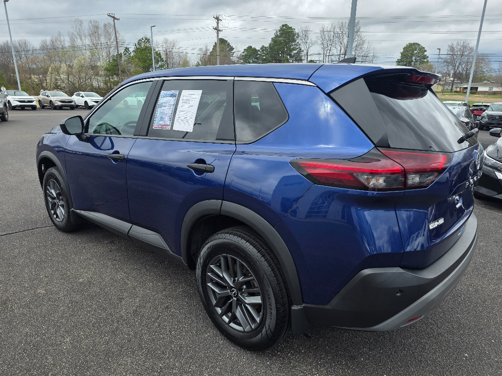 Used 2023 Nissan Rogue S image 5