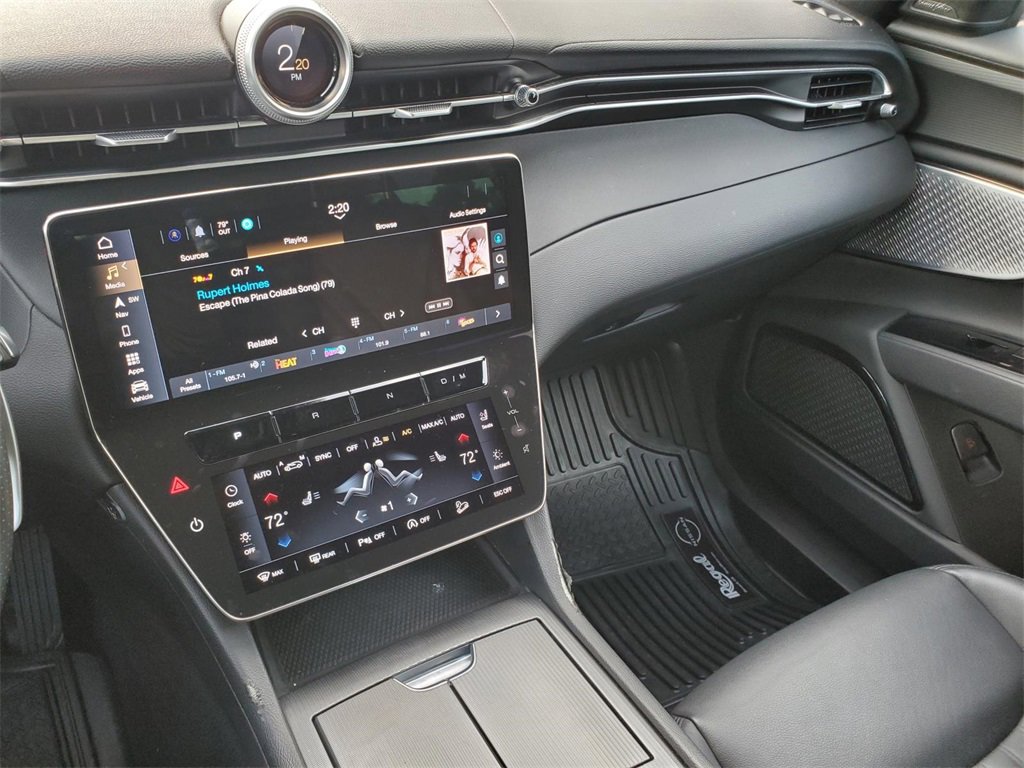 Used 2024 Maserati Grecale GT image 27