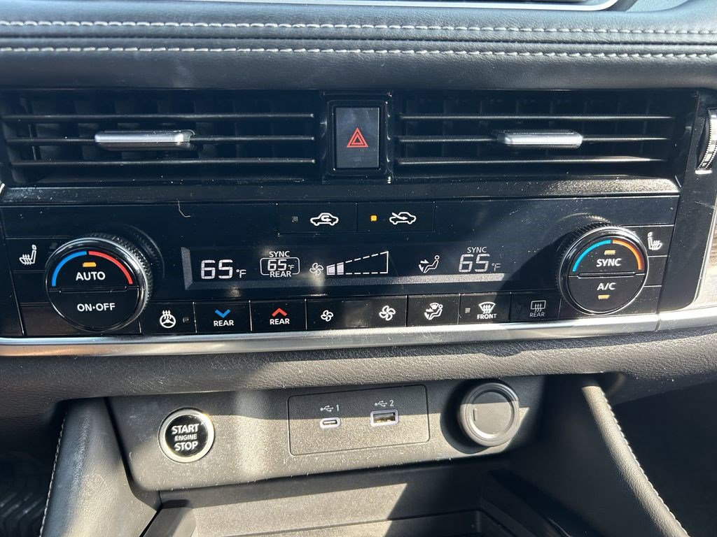 Used 2021 Nissan Rogue SL AWD/4WD image 14