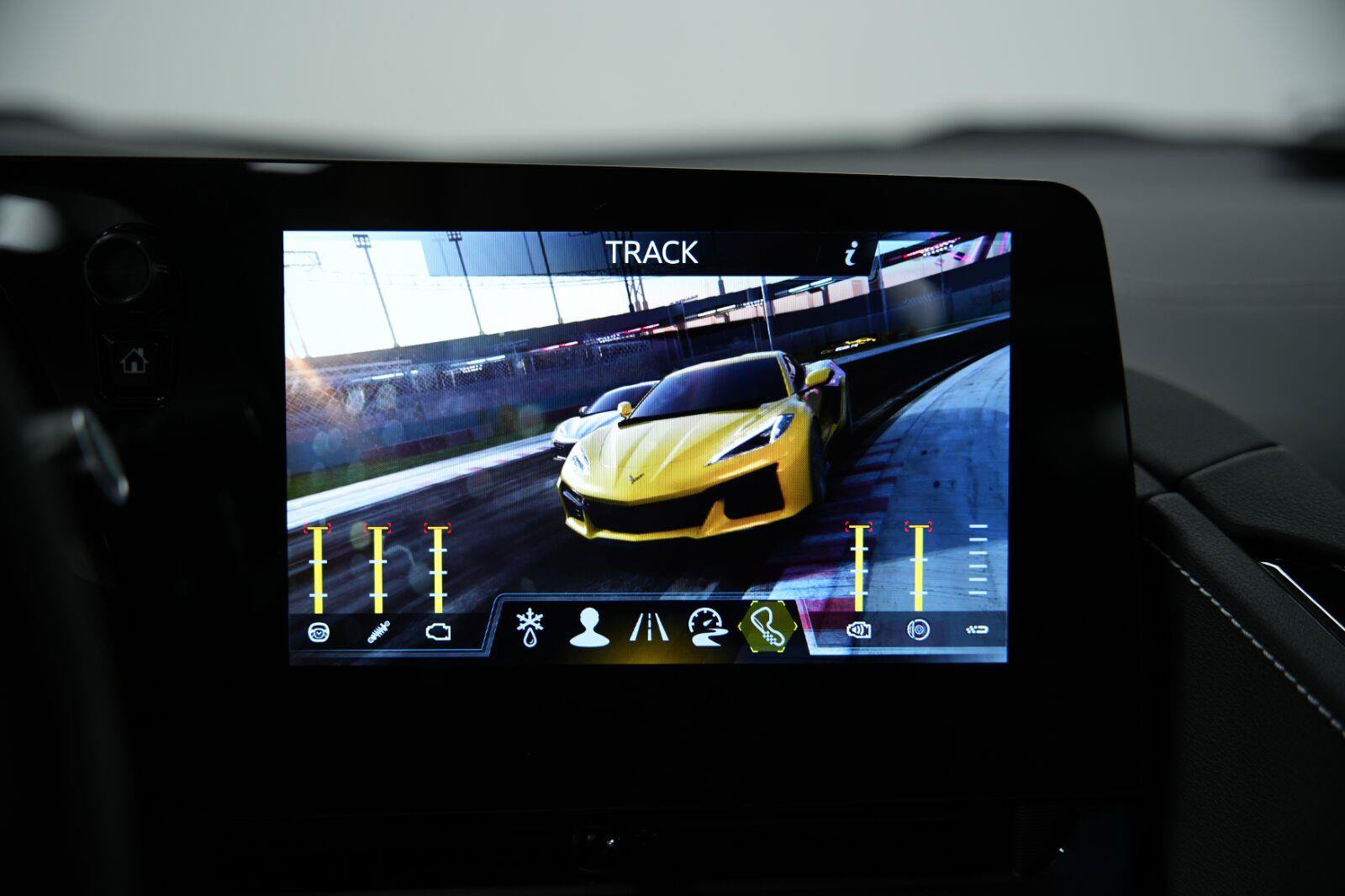 Used 2025 Chevrolet Corvette E-Ray w/ Stealth Interior Trim Package AWD/4WD image 69