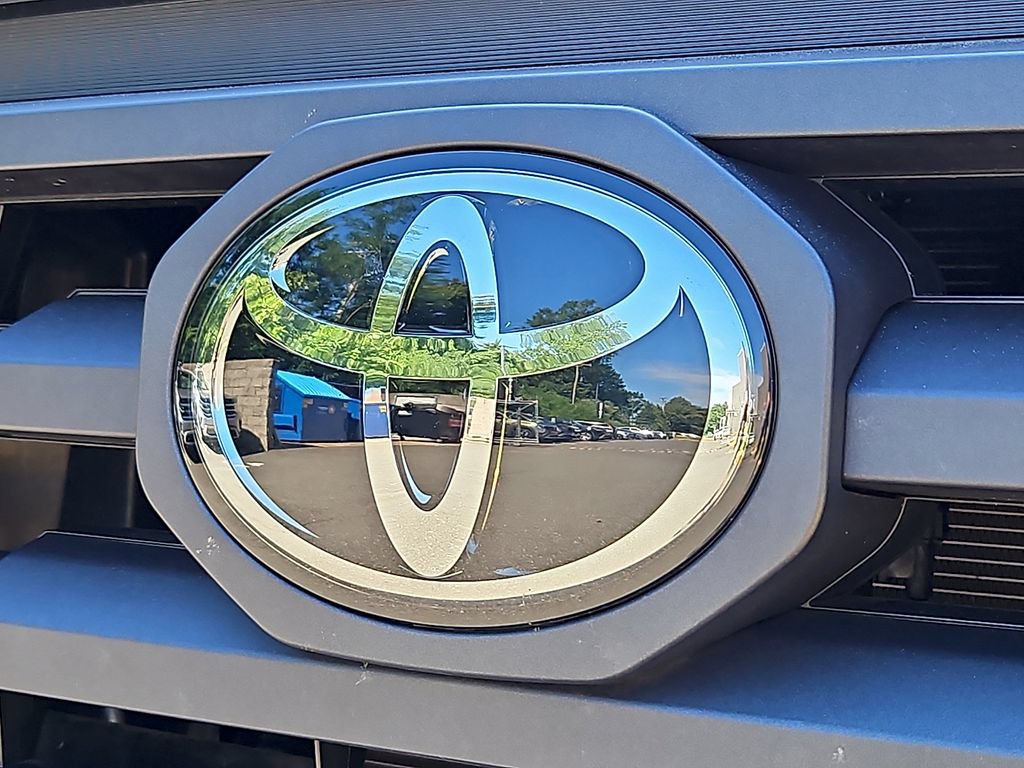 Used 2023 Toyota Tacoma SR5 w/ Black Out Package (TMS) AWD/4WD image 29