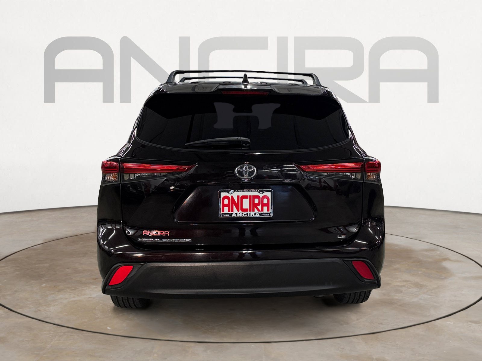 Used 2022 Toyota Highlander LE FWD image 9