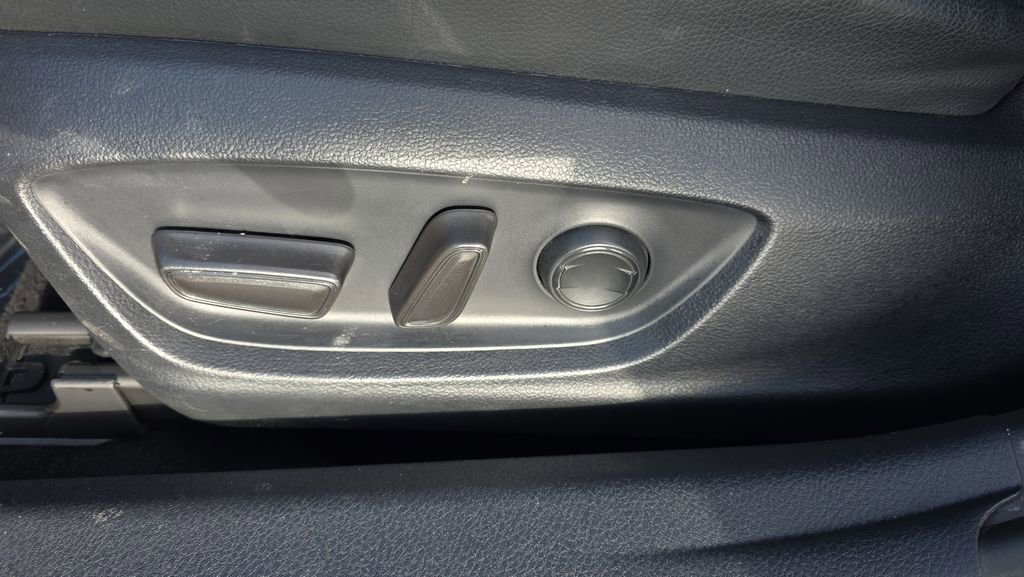 Used 2024 Toyota Camry SE FWD image 16
