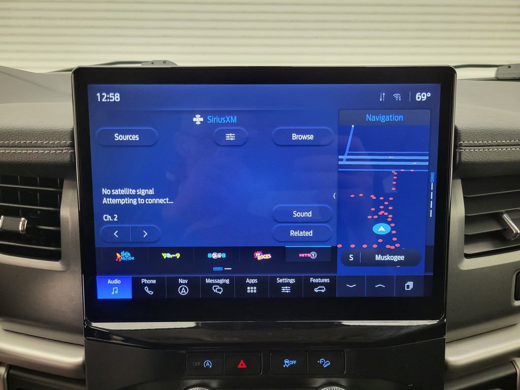 Used 2024 Ford Expedition Max XLT image 18