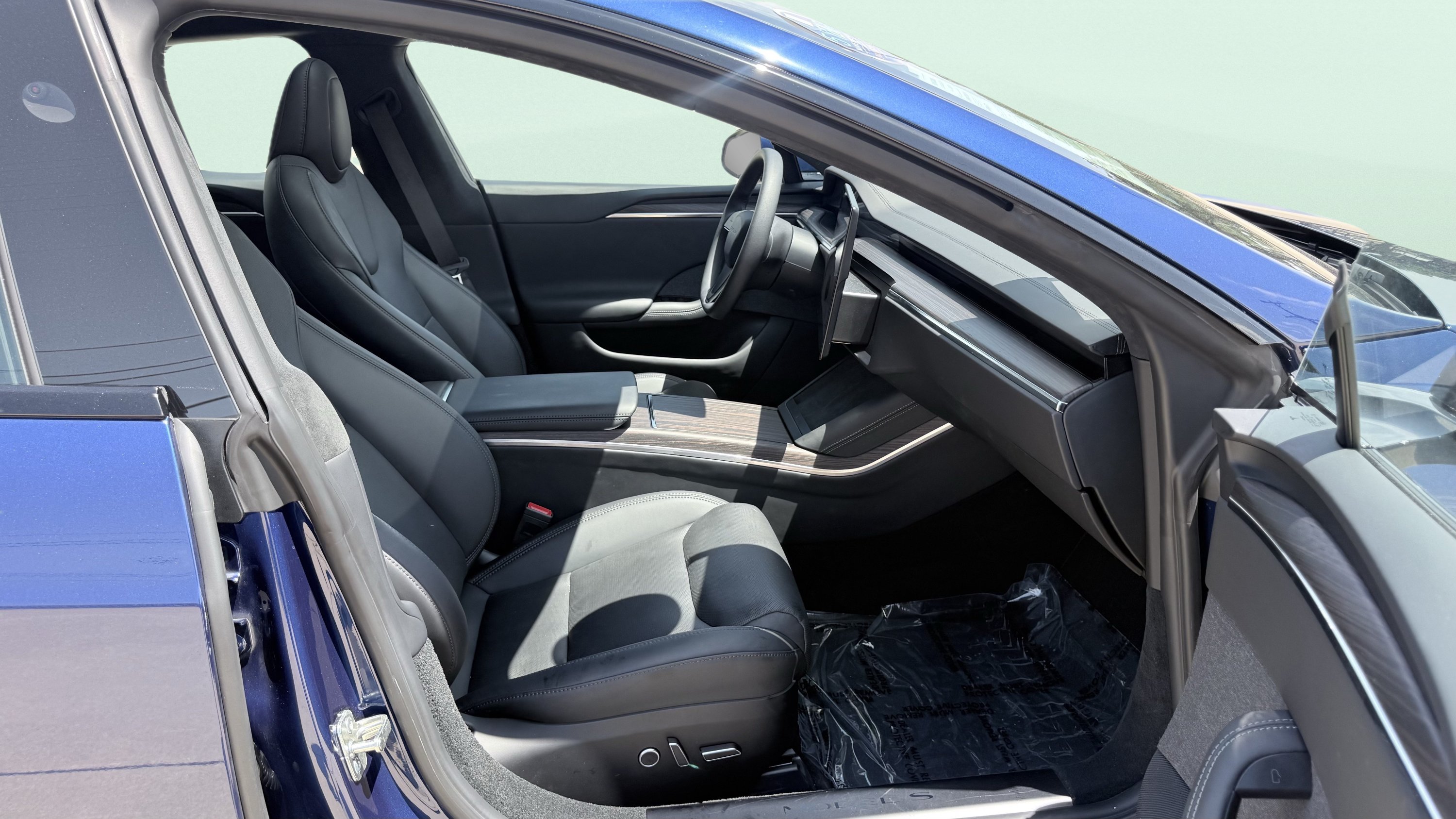 Used 2025 Tesla Model S AWD/4WD image 48