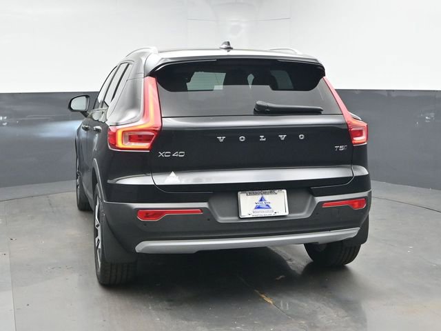 Used 2020 Volvo XC40 T5 Momentum w/ Protection Package Premier image 7