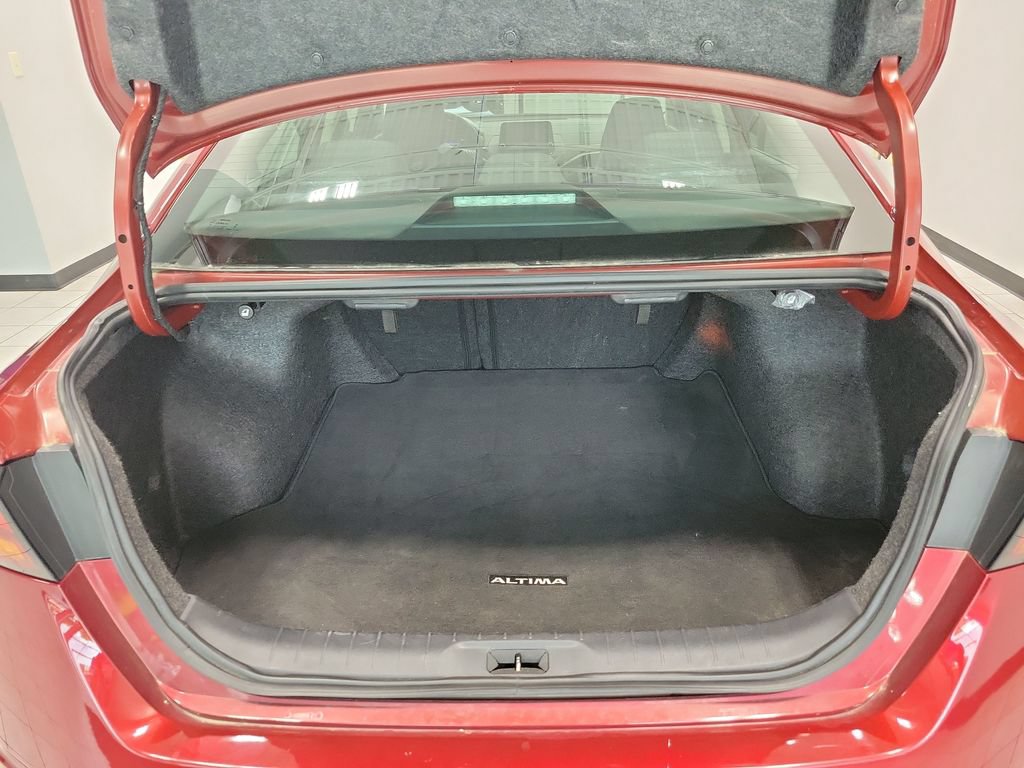 Used 2024 Nissan Altima 2.5 SV FWD image 12