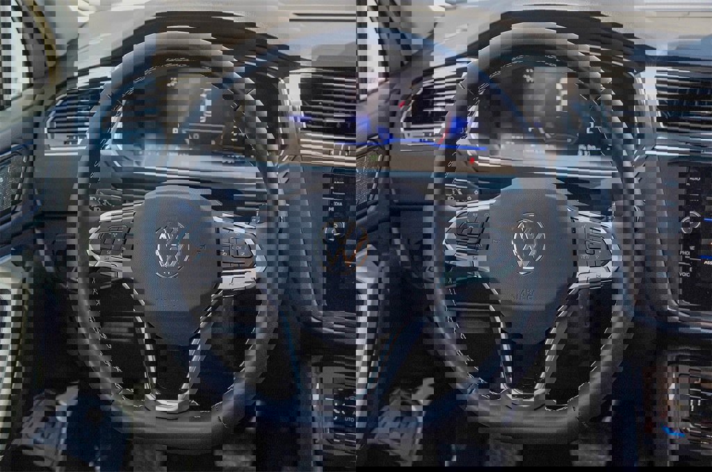 New 2024 Volkswagen Tiguan SE image 27