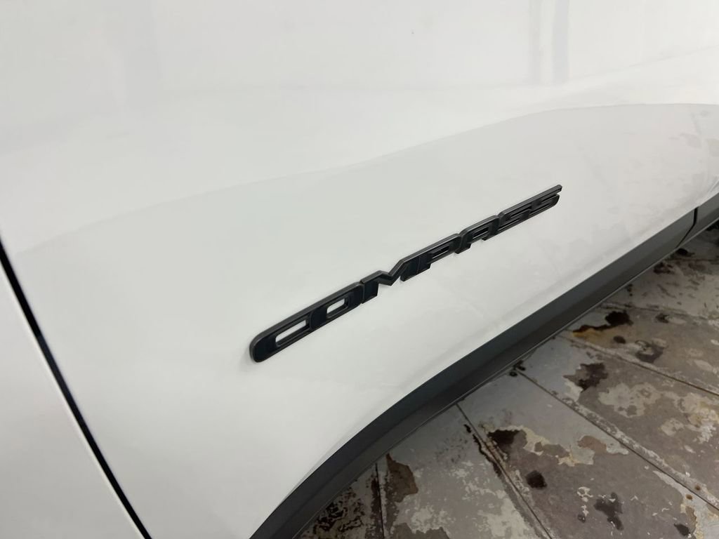 New 2026 Jeep Compass Latitude image 26