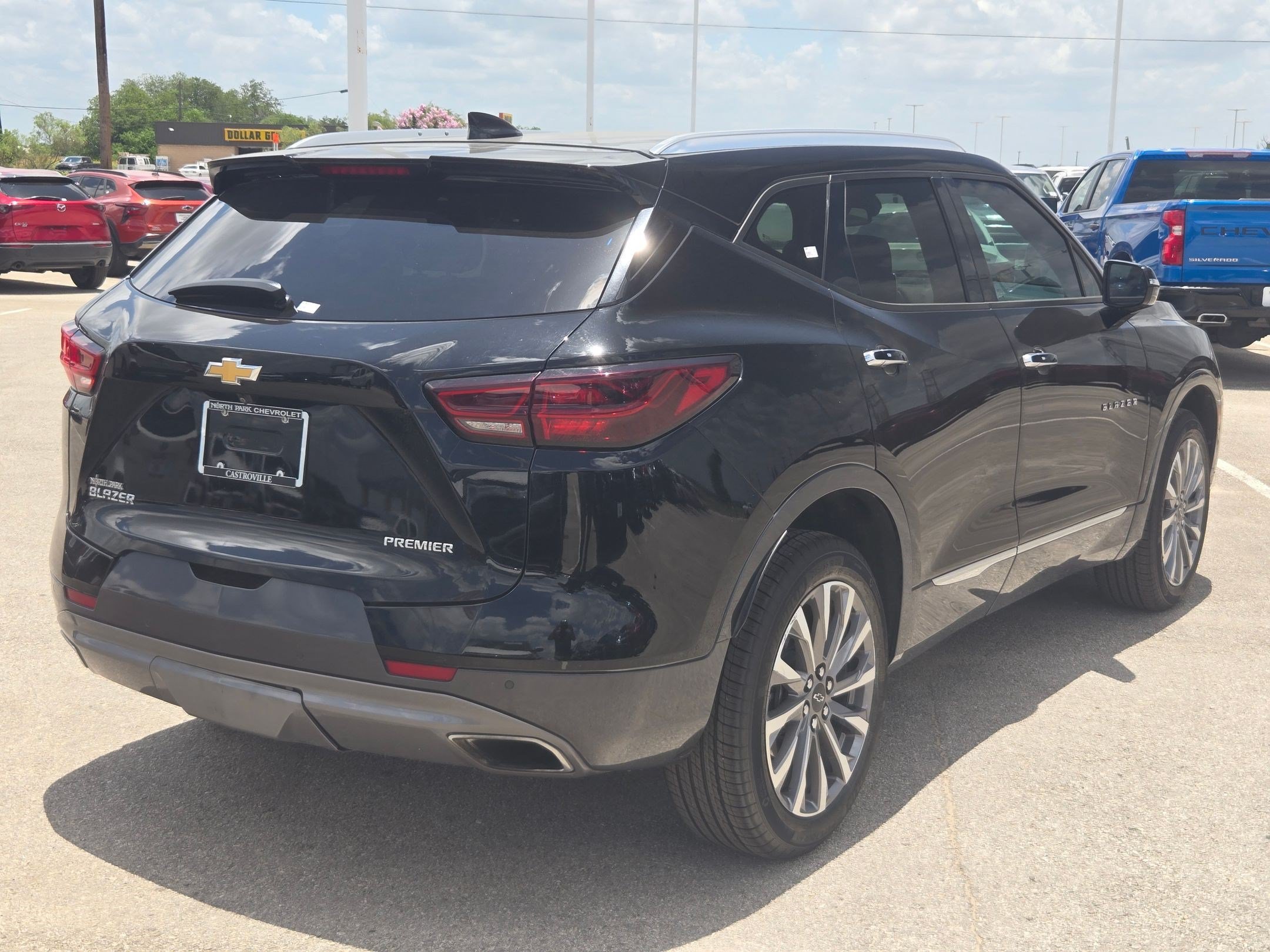 Used 2023 Chevrolet Blazer Premier FWD image 3