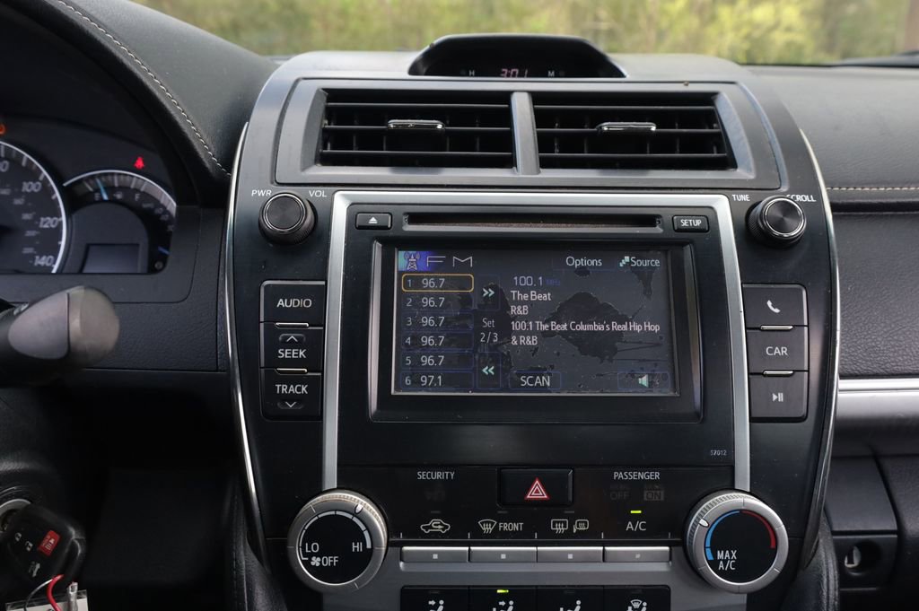 Used 2012 Toyota Camry SE image 6