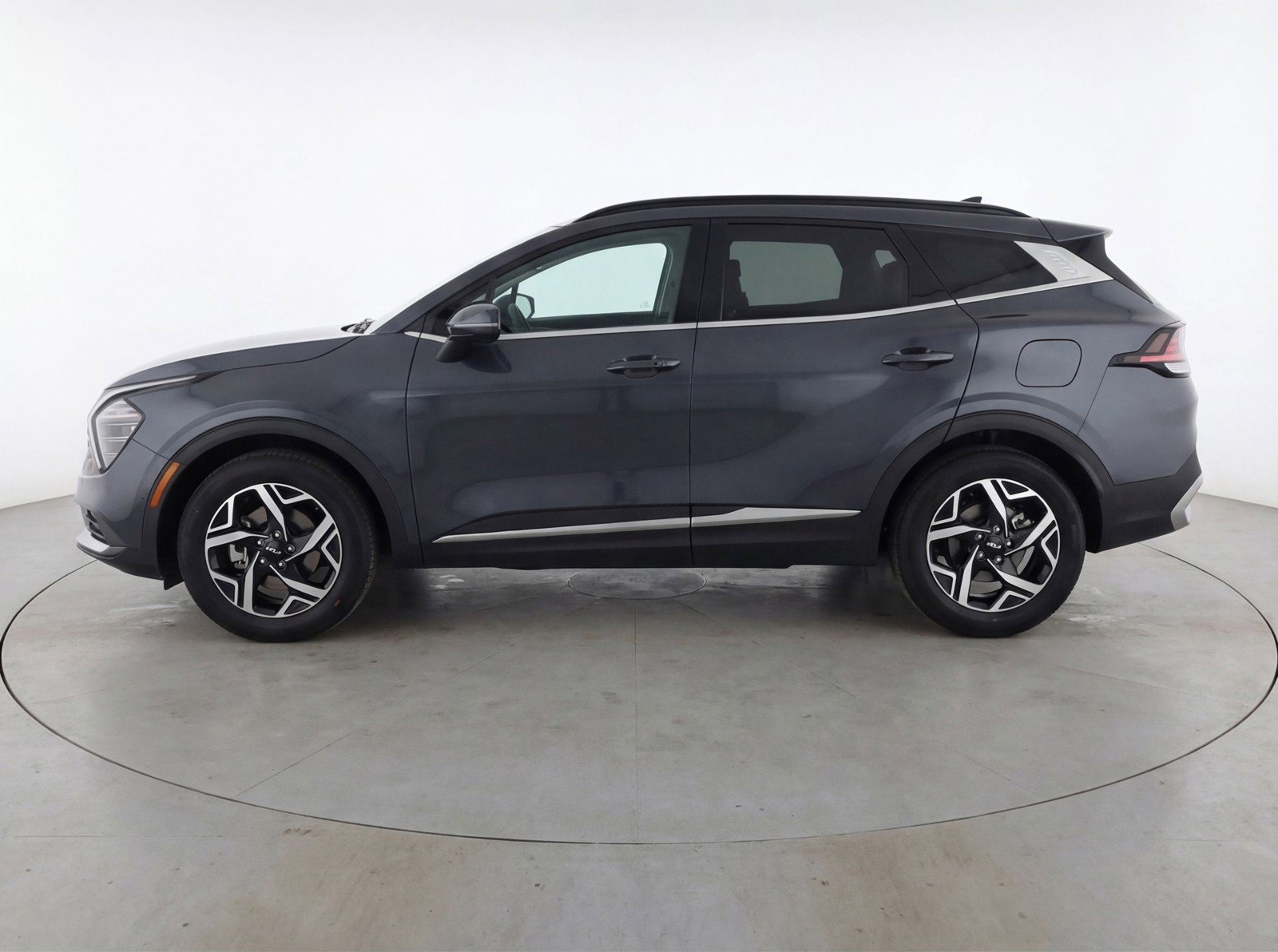 Used 2024 Kia Sportage LX image 5