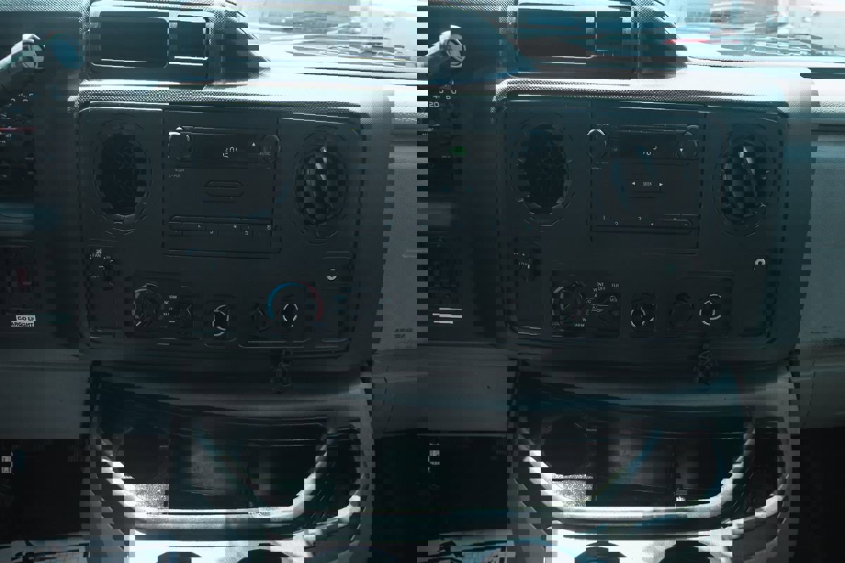 Used 2019 Ford E-350 and Econoline 350 Super Duty image 10