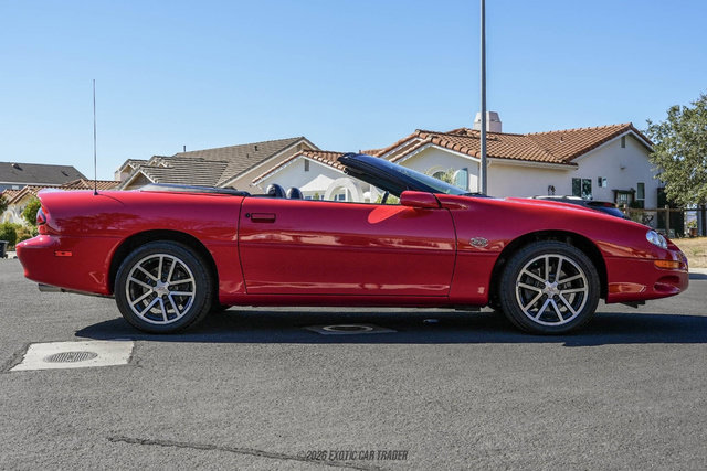 Used 2002 Chevrolet Camaro Z28 w/ SS Performance/Appearance Pkg RWD image 9