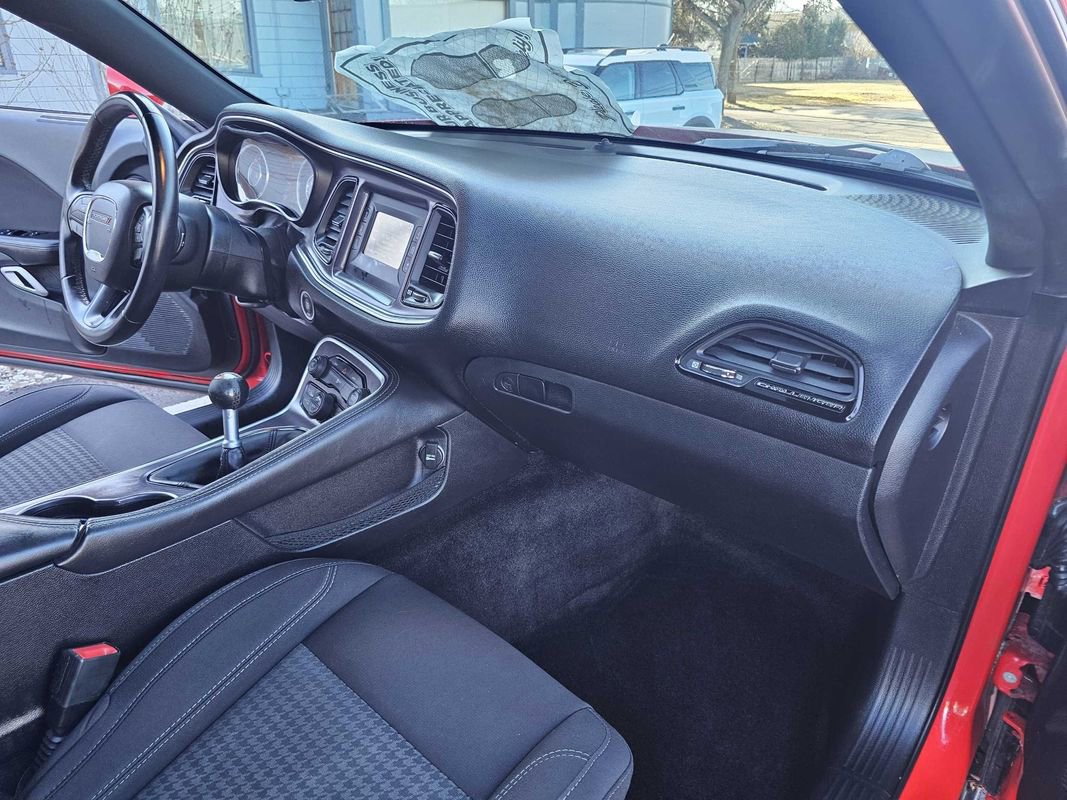 Used 2015 Dodge Challenger R/T w/ Quick Order Package 22B R/T image 29