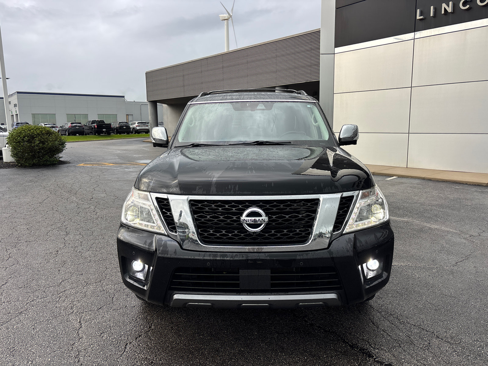 Used 2019 Nissan Armada Platinum w/ Captain's Chairs Package AWD/4WD image 2