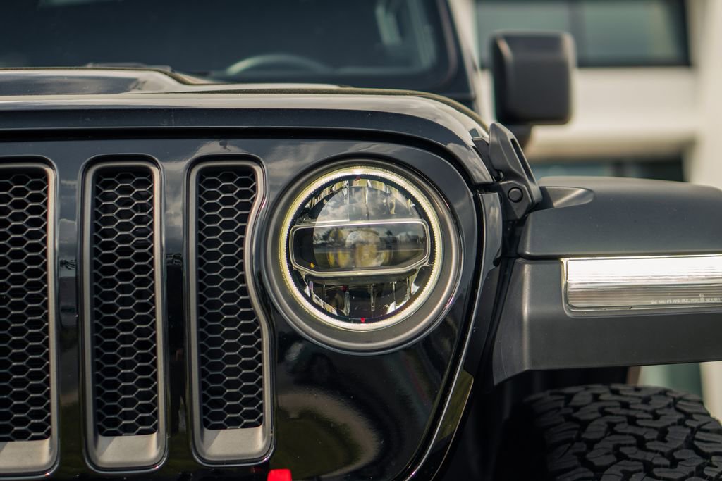 Used 2022 Jeep Wrangler Unlimited Rubicon AWD/4WD image 10