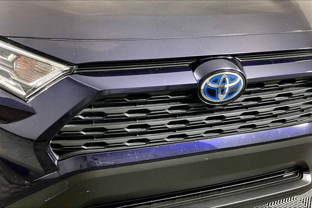 Used 2021 Toyota RAV4 XLE Premium image 32
